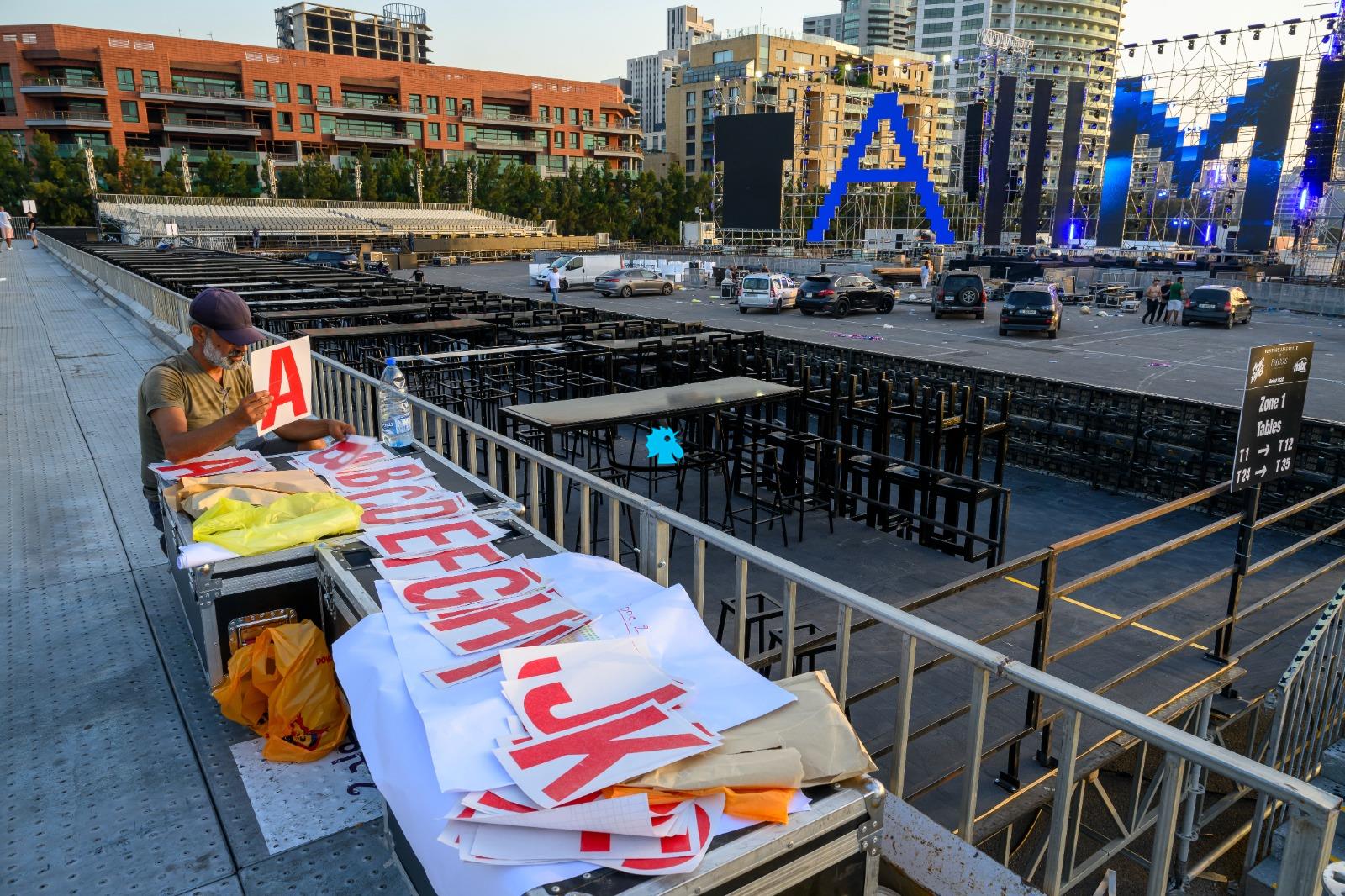 خطة تنظيمية وأمنية استعدادا لحفل عمرو دياب... دي جي رودج لـ النهار : الخطأ ممنوع (صور)